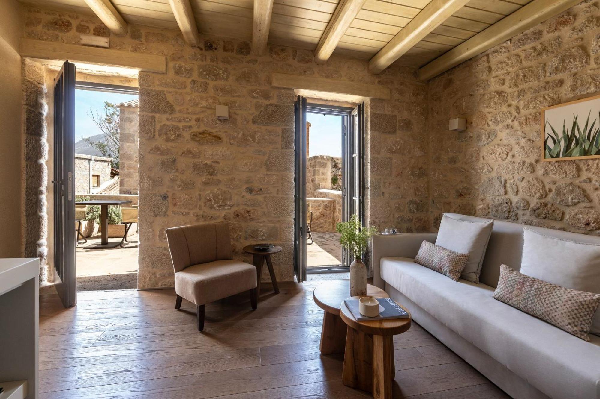 Korona Boutique Hotel Oítilon Buitenkant foto