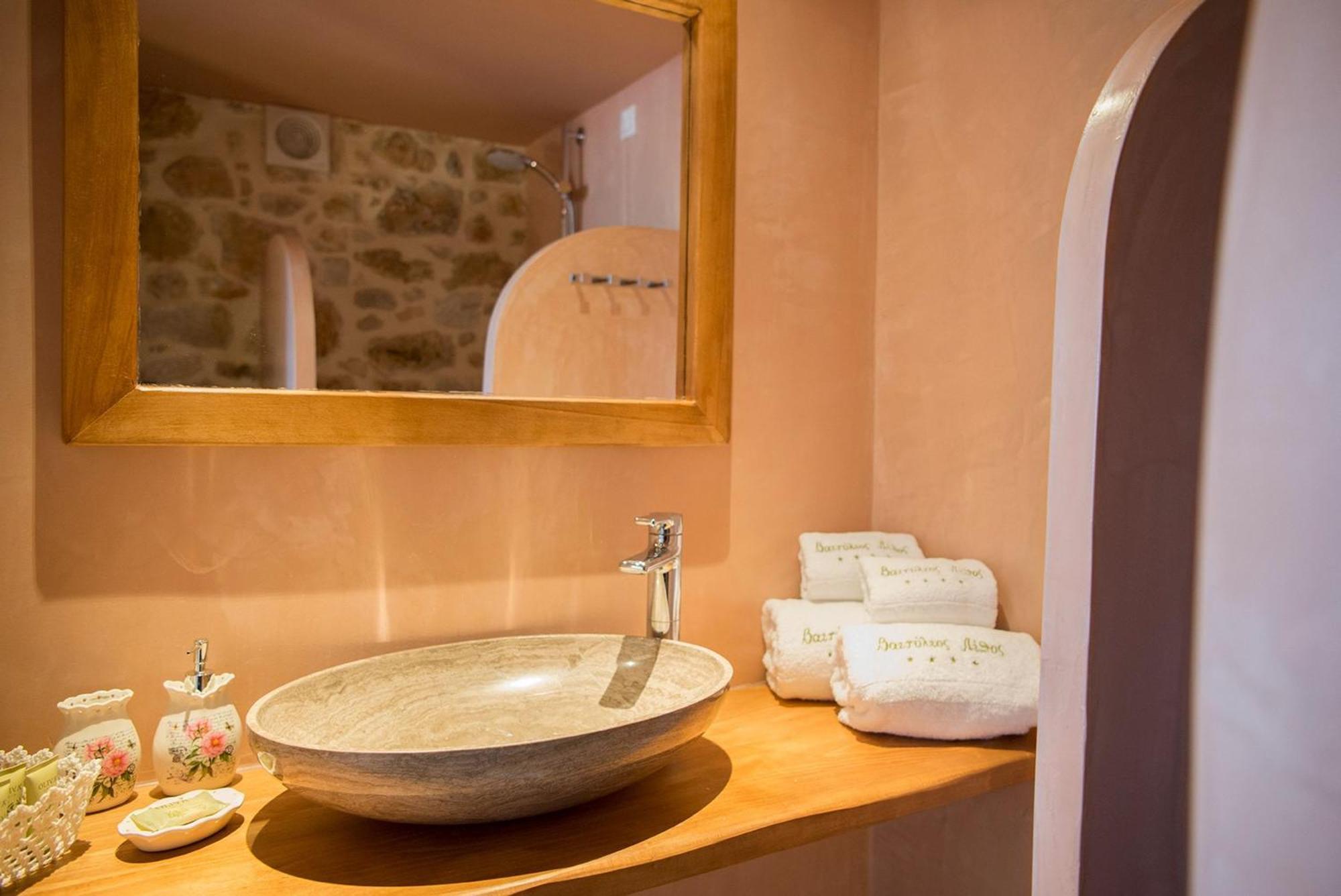 Korona Boutique Hotel Oítilon Buitenkant foto